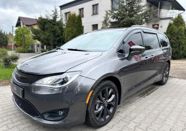 chrysler pacifica lubelskie Chrysler Pacifica cena 108000 przebieg: 117000, rok produkcji 2018 z Olsztynek